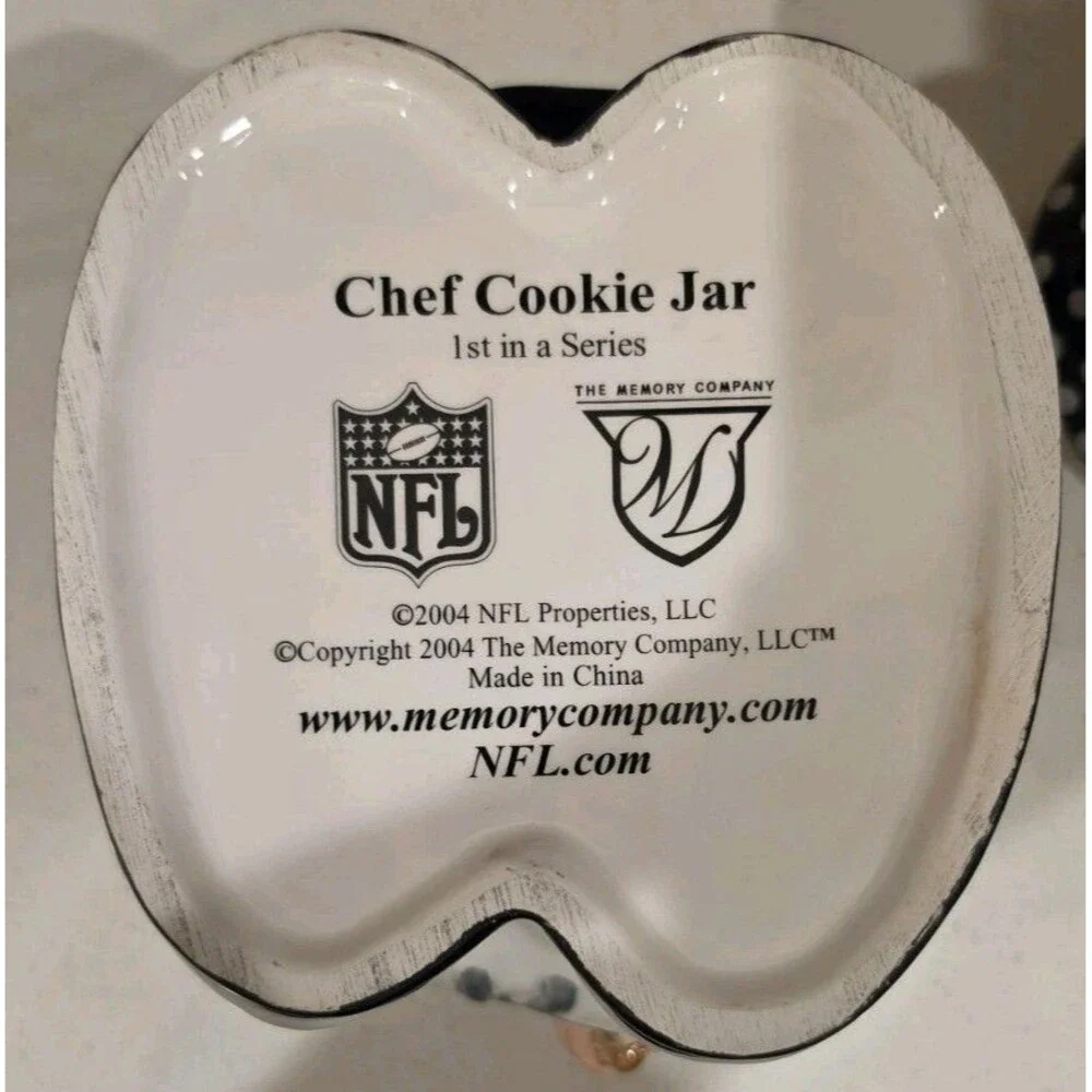 Dallas Cowboy's Traditional Ceramic Chef Cookie Jar